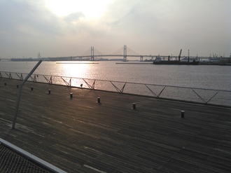 大さん橋からの朝陽