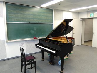 練習会のピアノ